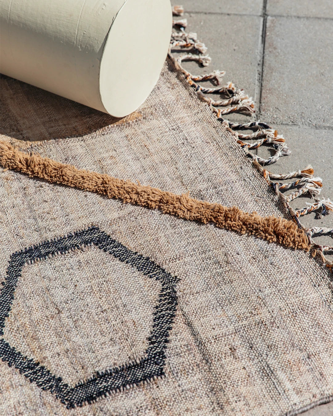 finarte-helix-rug-mood-1