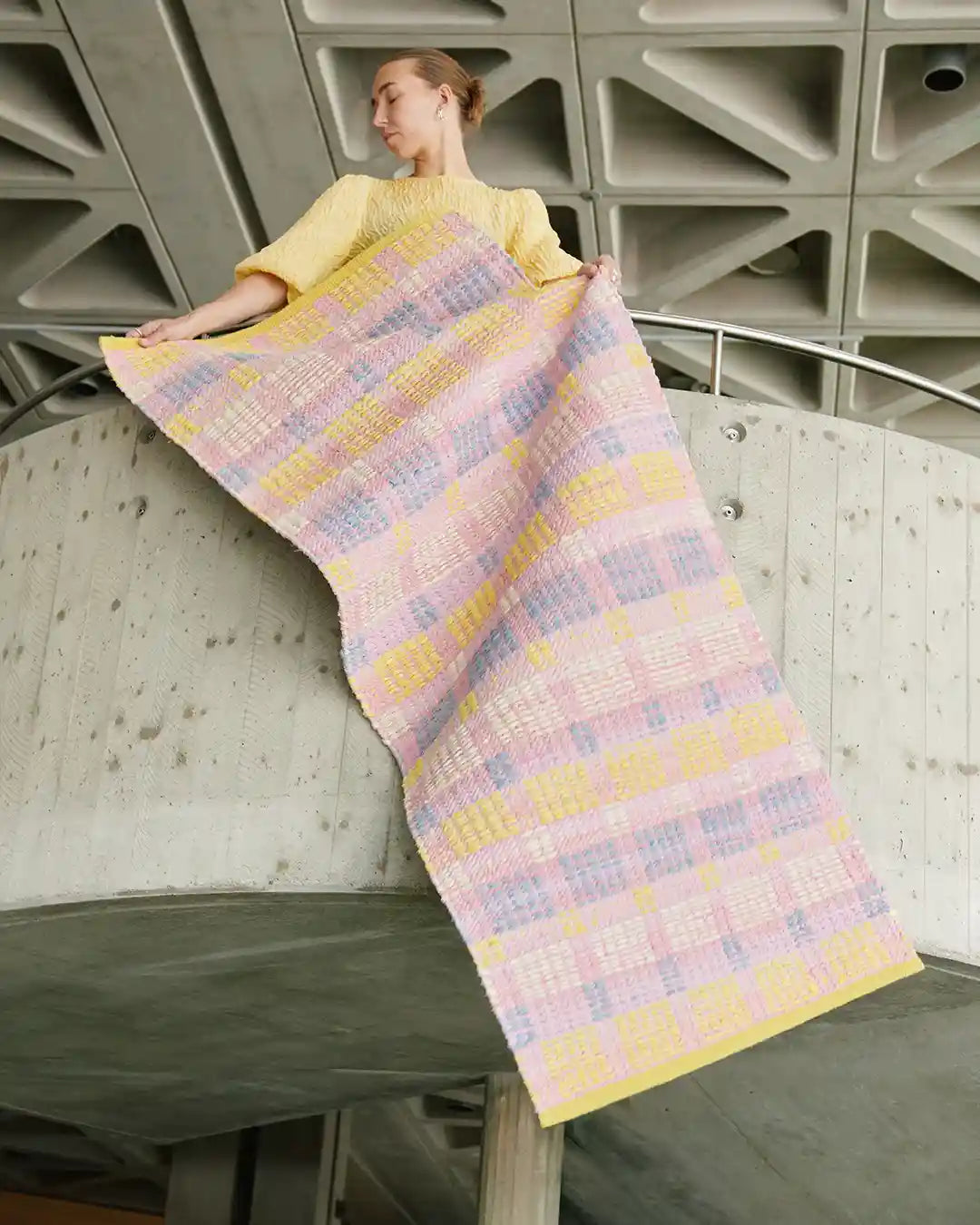 finarte-iris-rug-pink-mood