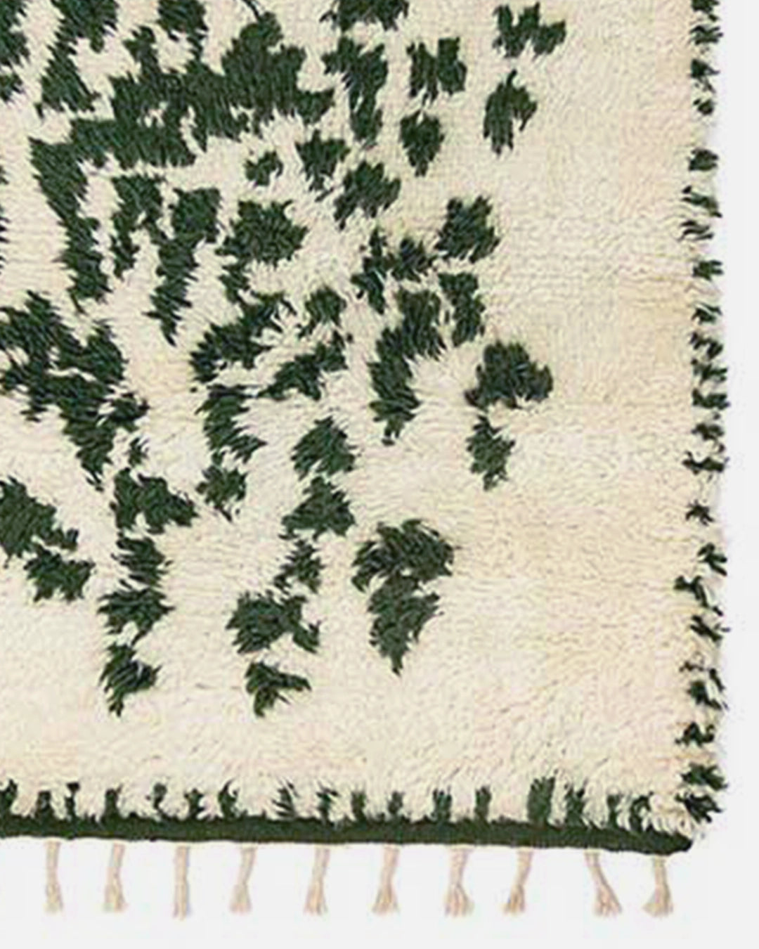 finarte-suovilla-rug-white-corner