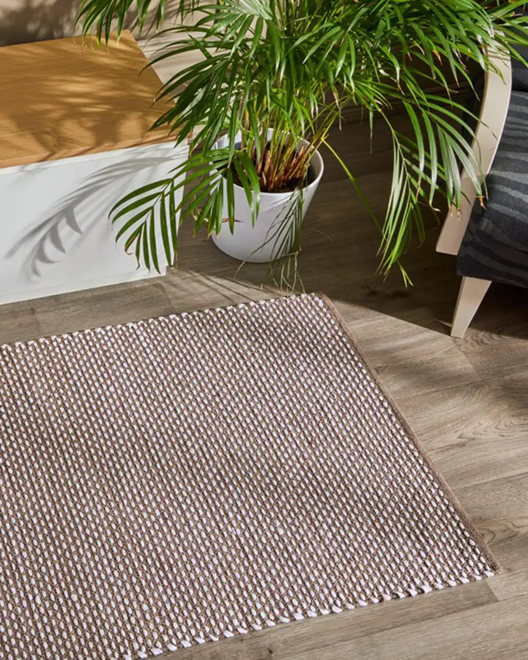 finarte-vanamo-brown-mood