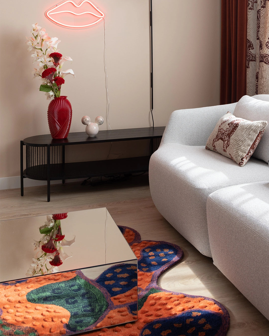 Finarte pear rug red mood 3