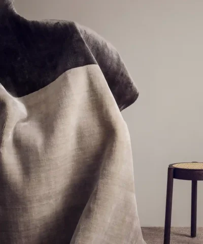 Alternative view of Suraya viskoosimatto harmaa